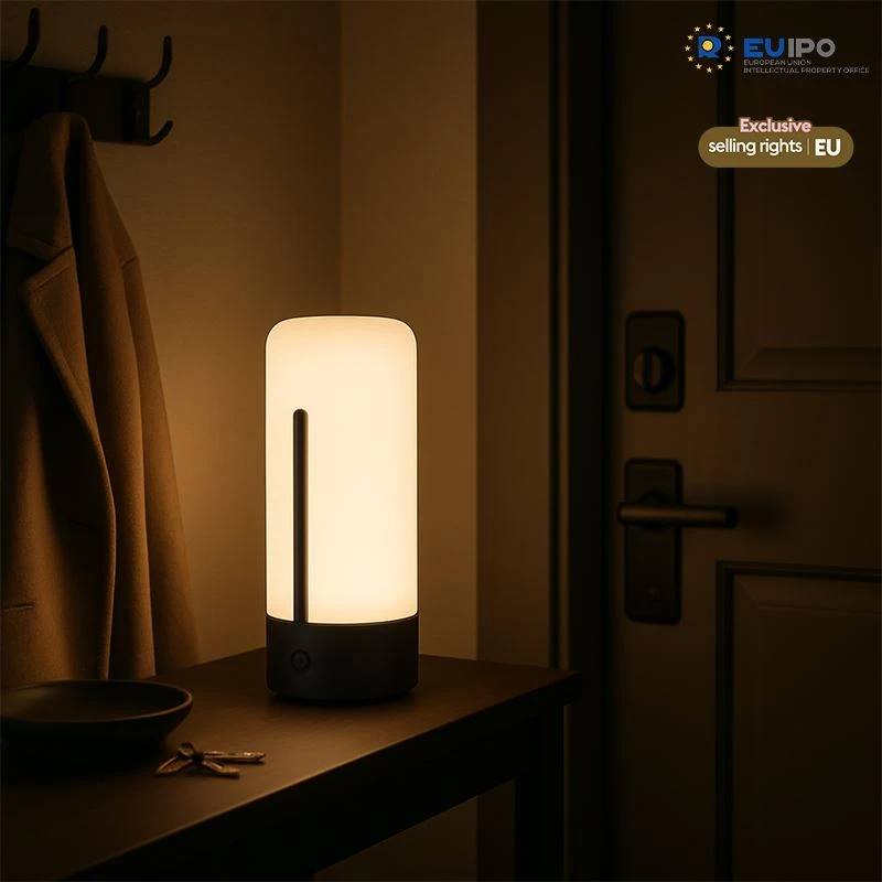 Lanp rechargeable ki ap dirije pou kay la